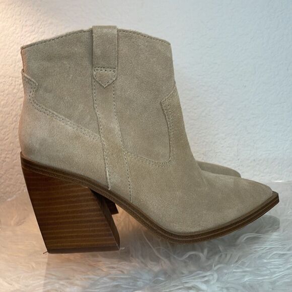 Vince Camuto Gredile Women's Suede Ankle boot | Tan | size 7.5 - Picture 4 of 9